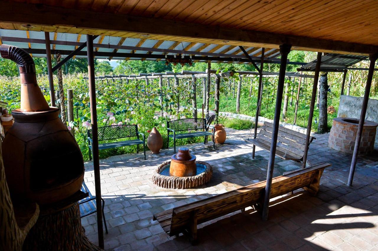 Chateau Chikovani Hotel Gordi Bagian luar foto