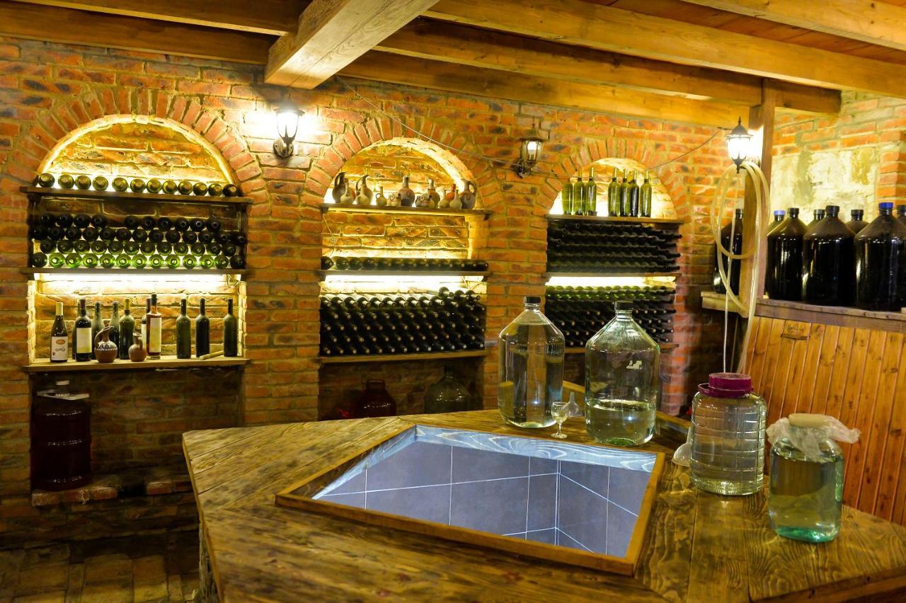 Chateau Chikovani Hotel Gordi Bagian luar foto