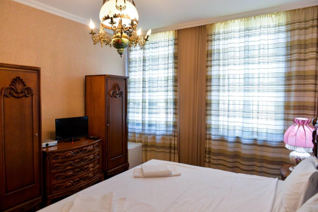 Chateau Chikovani Hotel Gordi Bagian luar foto