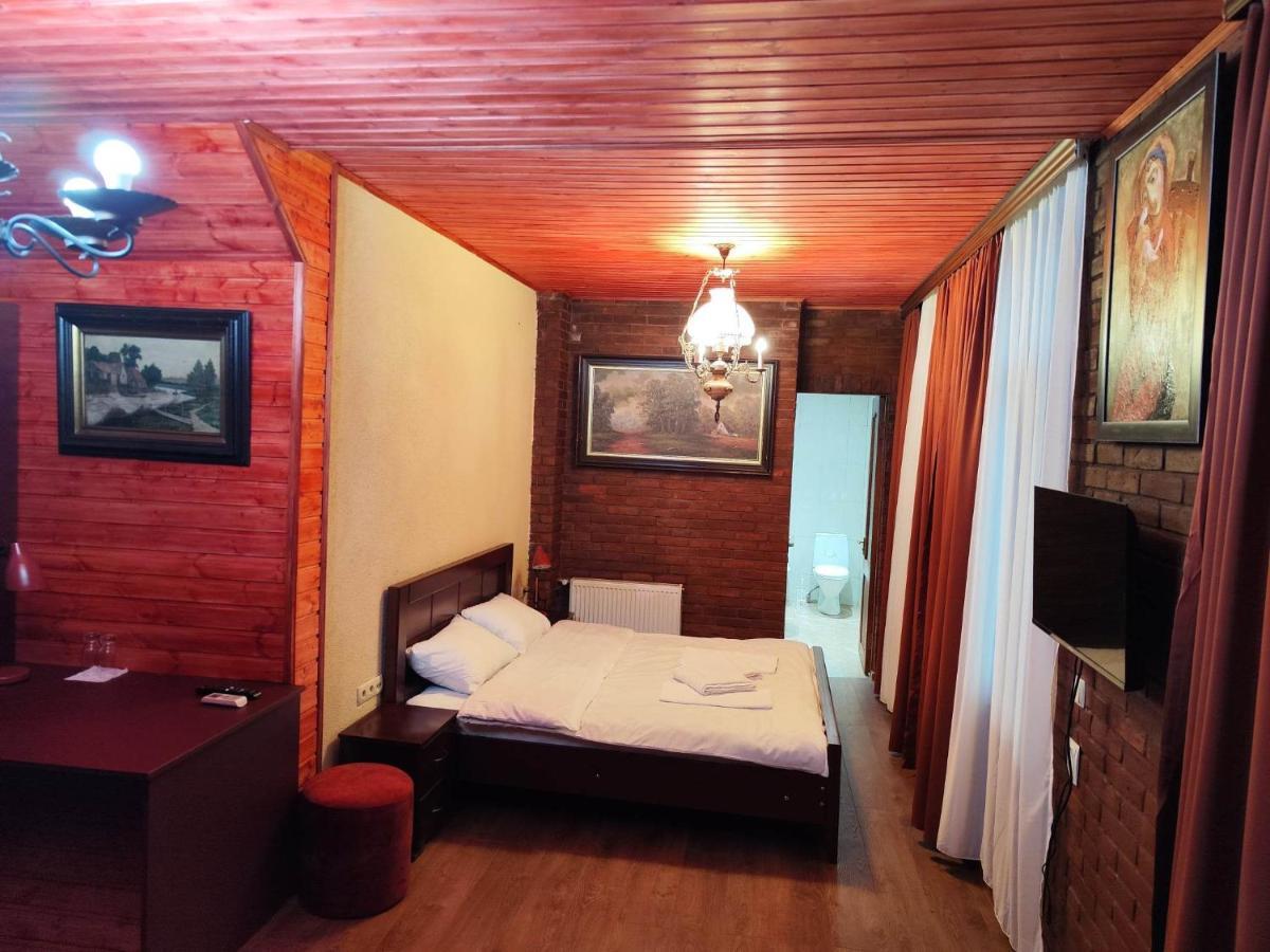 Chateau Chikovani Hotel Gordi Bagian luar foto