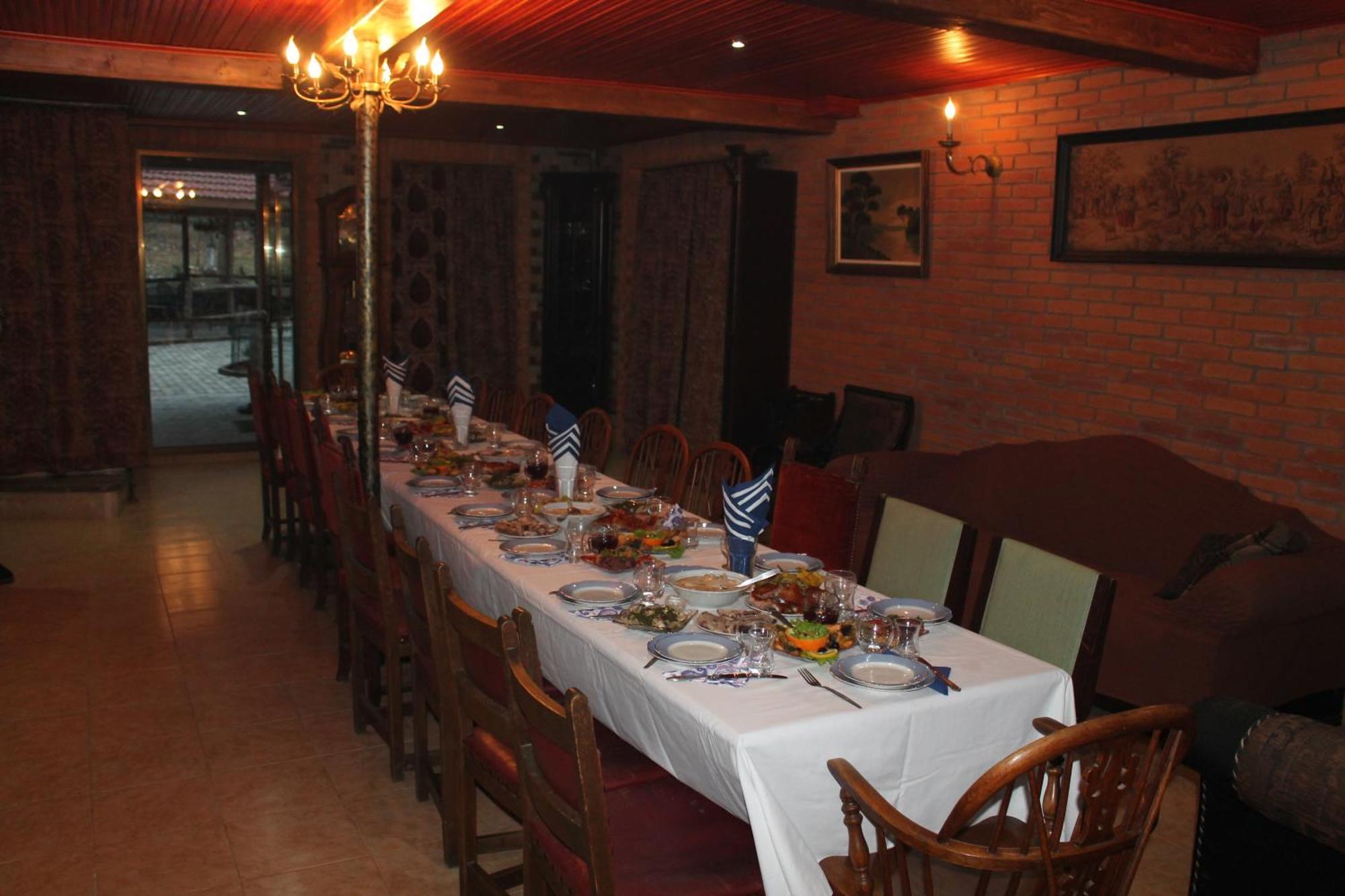 Chateau Chikovani Hotel Gordi Bagian luar foto