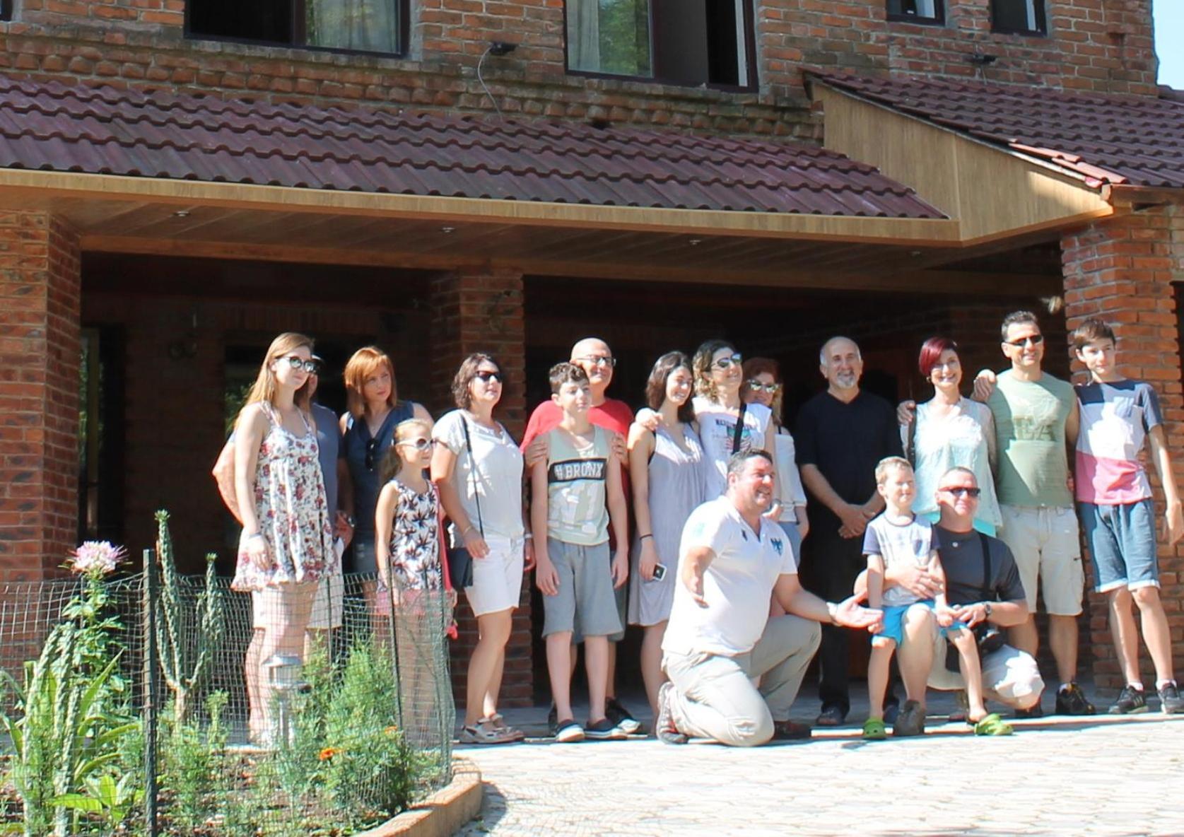 Chateau Chikovani Hotel Gordi Bagian luar foto