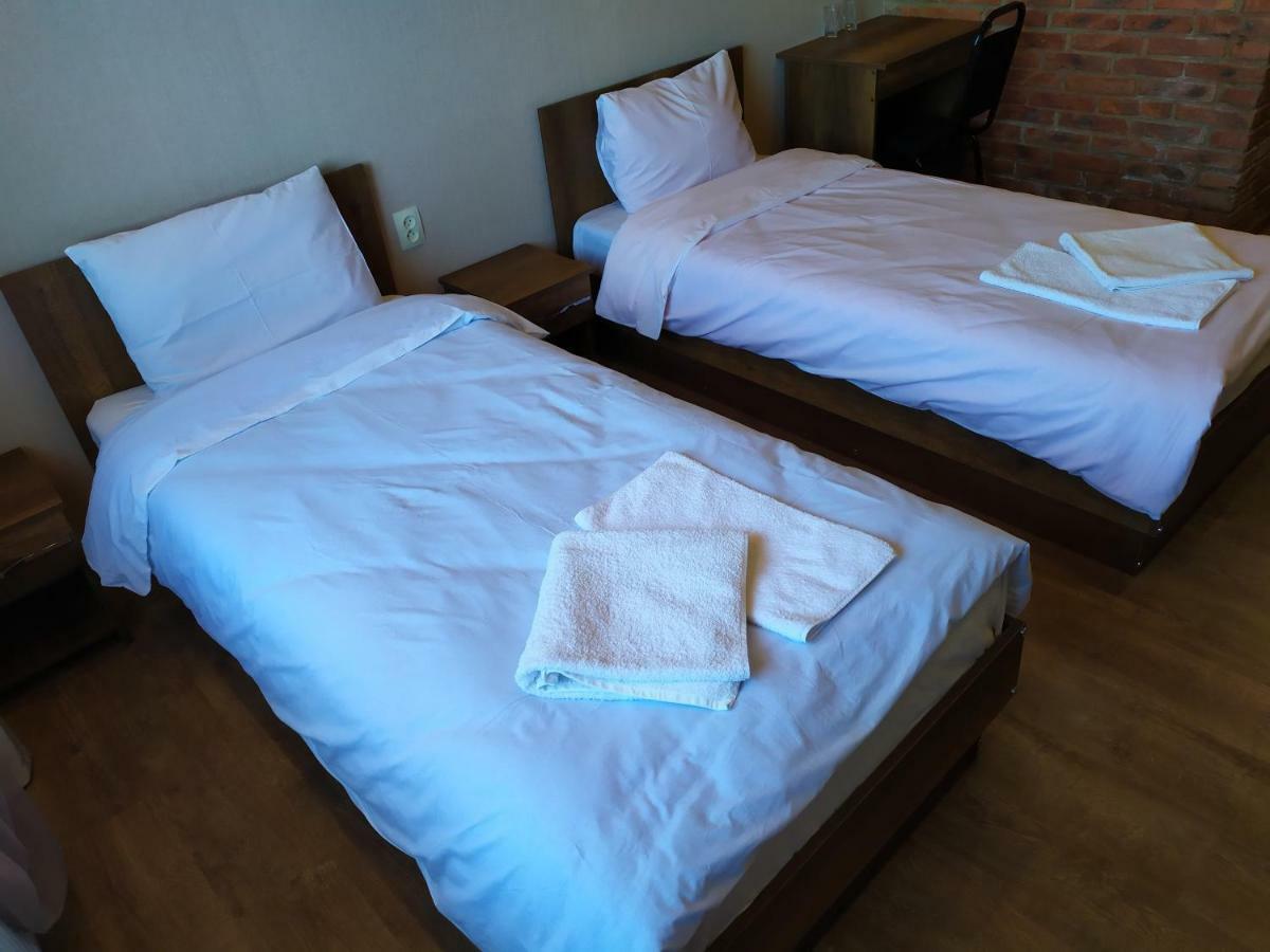 Chateau Chikovani Hotel Gordi Bagian luar foto